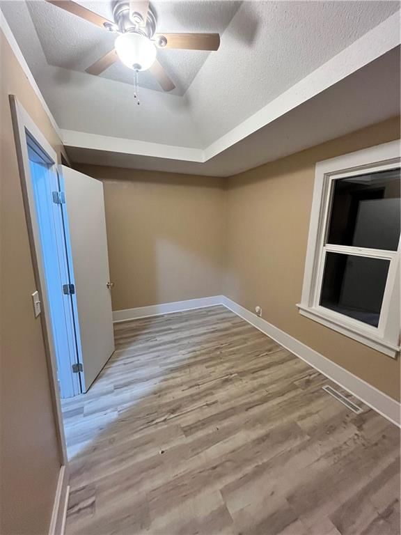 2105 Jefferson Avenue — photo 9