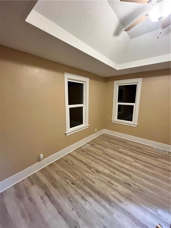 2105 Jefferson Avenue — photo 10