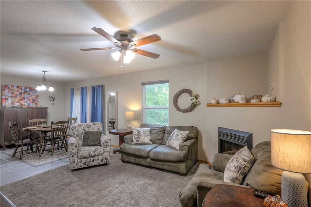 1618 NW Samantha Court — photo 4