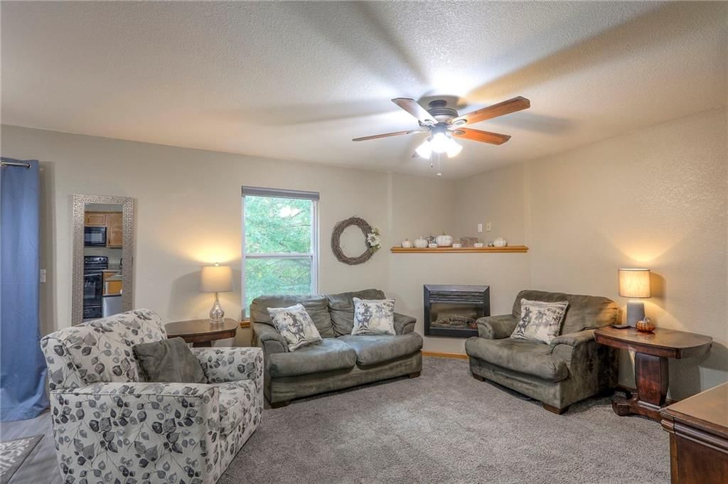 1618 NW Samantha Court — photo 6