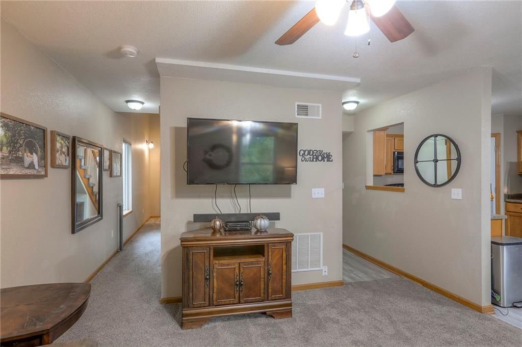 1618 NW Samantha Court — photo 7