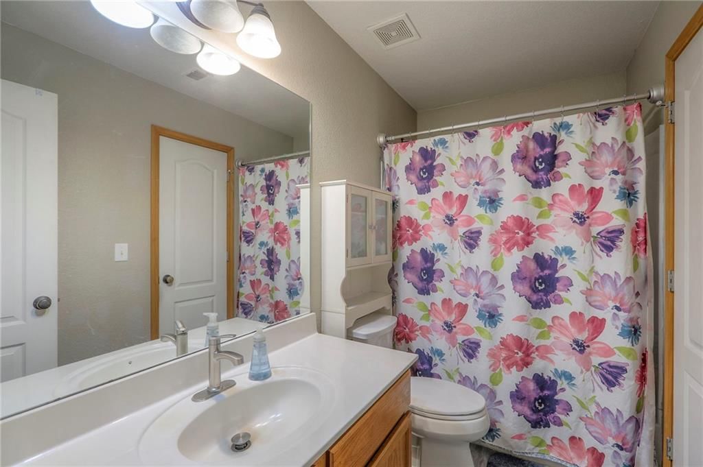 1618 NW Samantha Court — photo 28