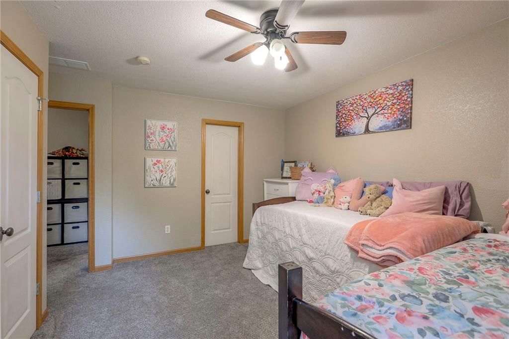 1618 NW Samantha Court — photo 29