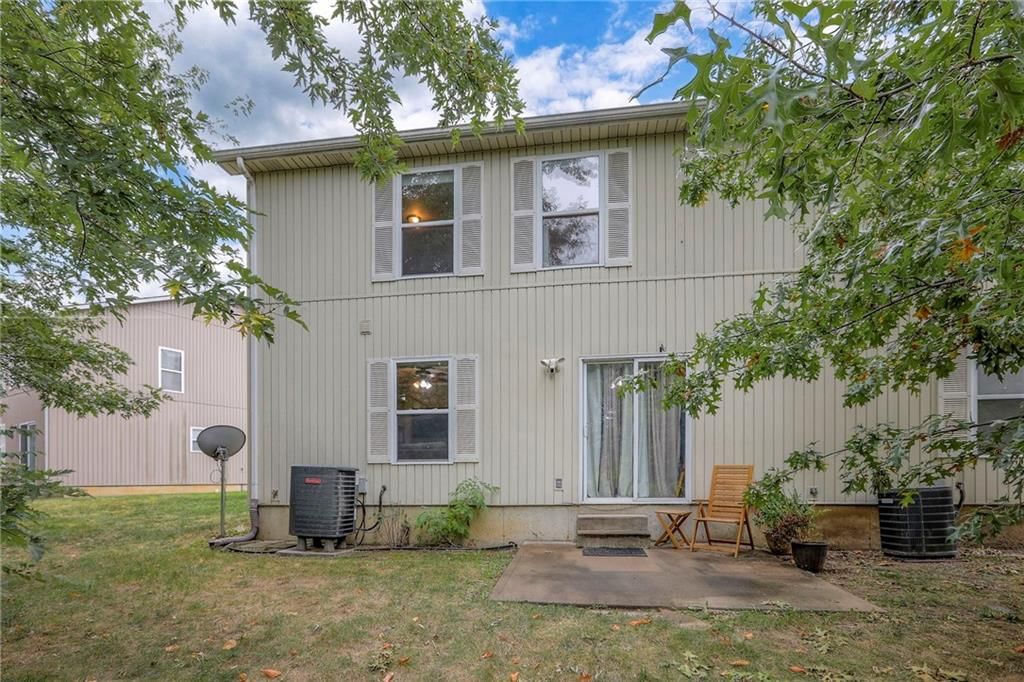1618 NW Samantha Court — photo 34