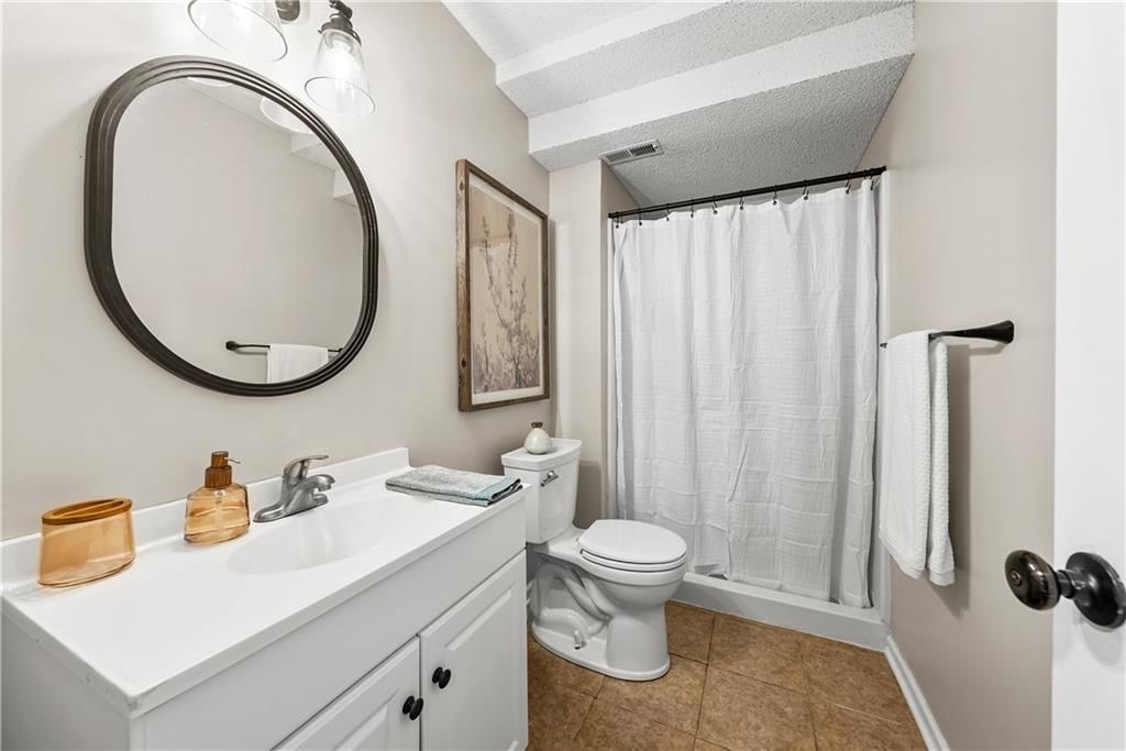 Photo 21 of 28 - 21205 W 125th Terrace