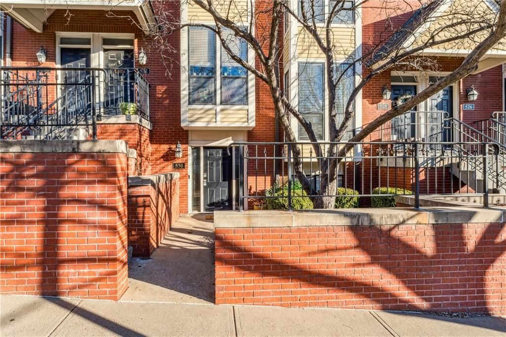 530 W 10th Street — photo 2