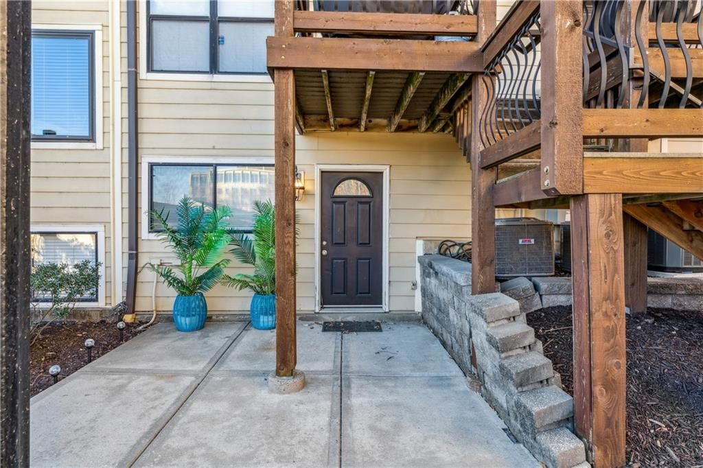 530 W 10th Street — photo 31