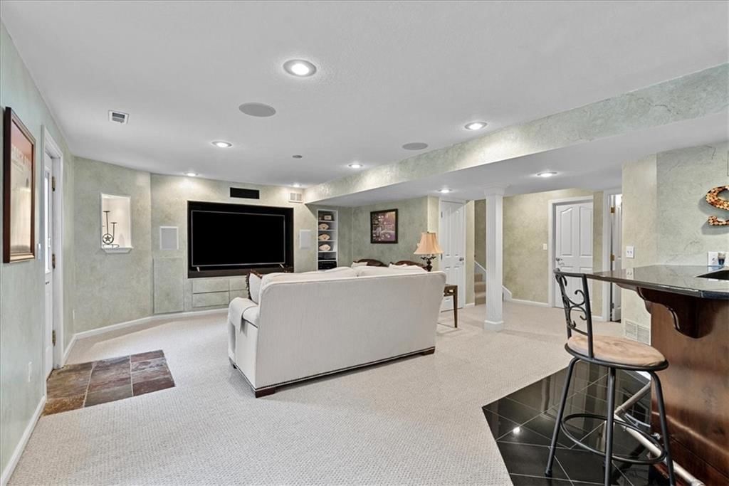 6714 W 148TH Terrace — photo 36