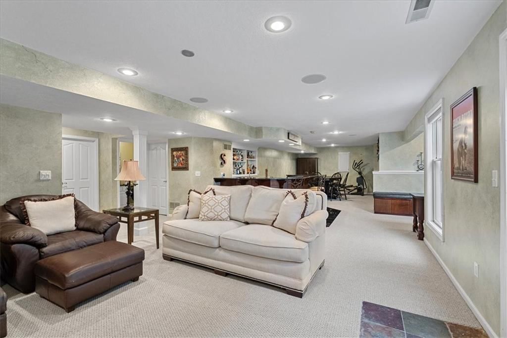 6714 W 148TH Terrace — photo 37