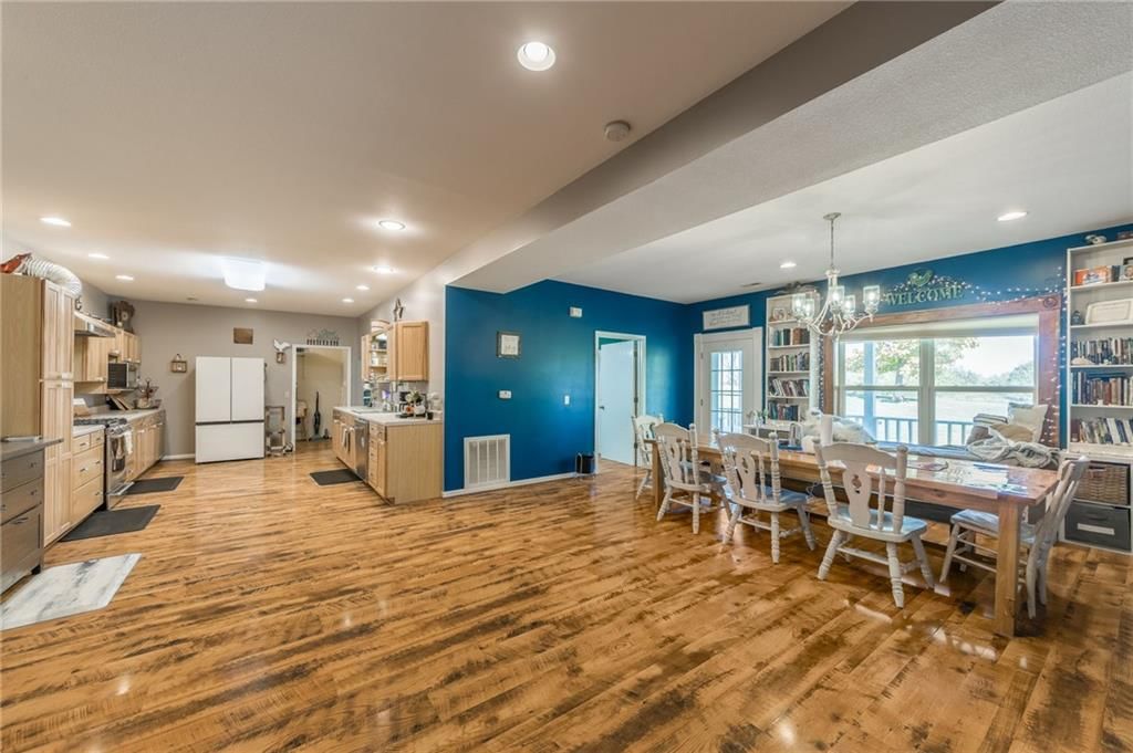 23860 Liv 377 N/A — photo 24