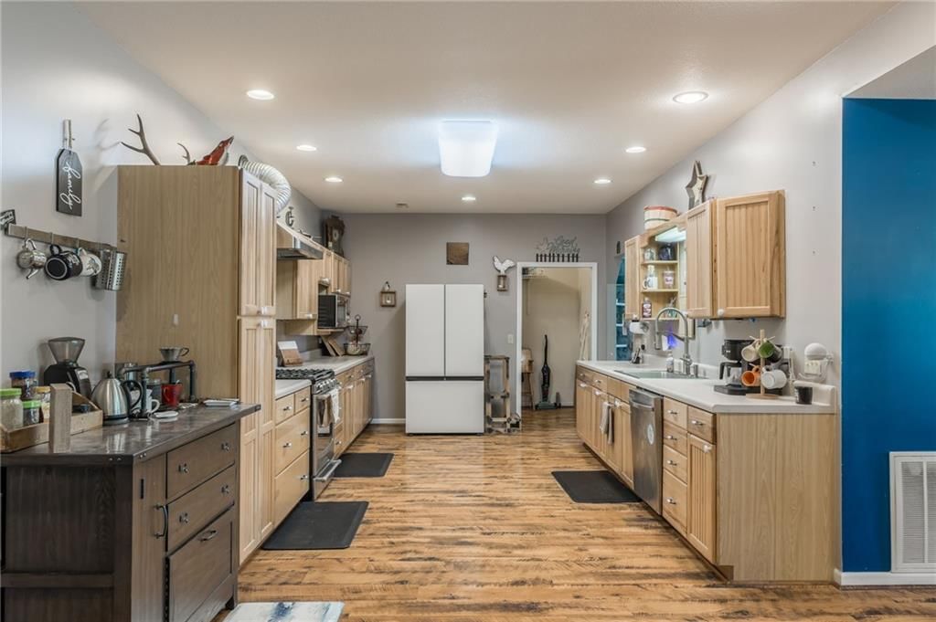 23860 Liv 377 N/A — photo 25