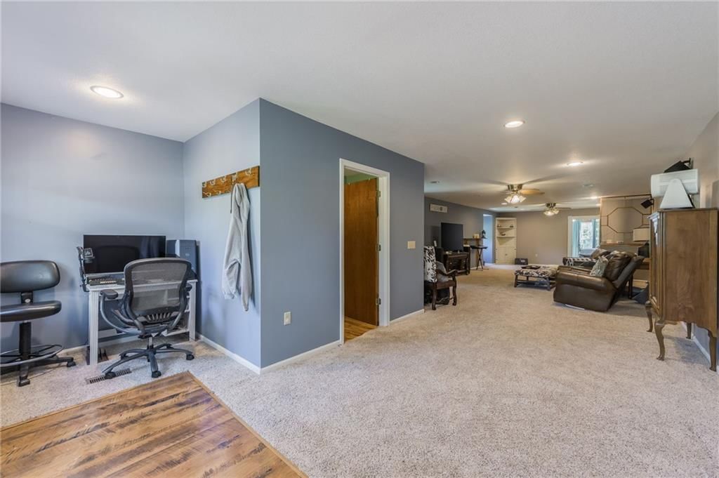23860 Liv 377 N/A — photo 44