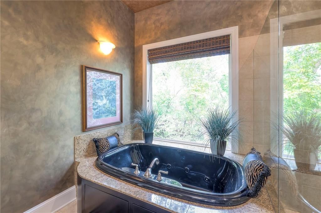 416 NE BITTER CREEK Road — photo 45