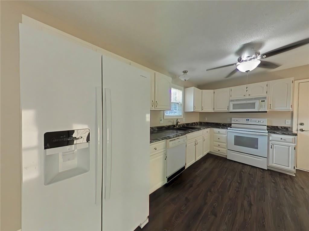 1106 E Chestnut Court — photo 3