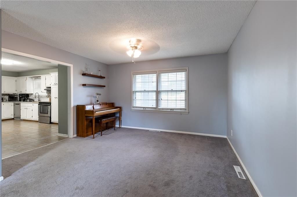 4211 E 105th Terrace — photo 9