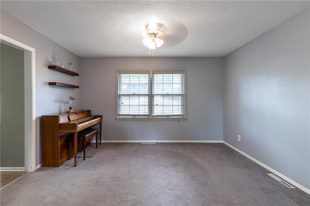 4211 E 105th Terrace — photo 11