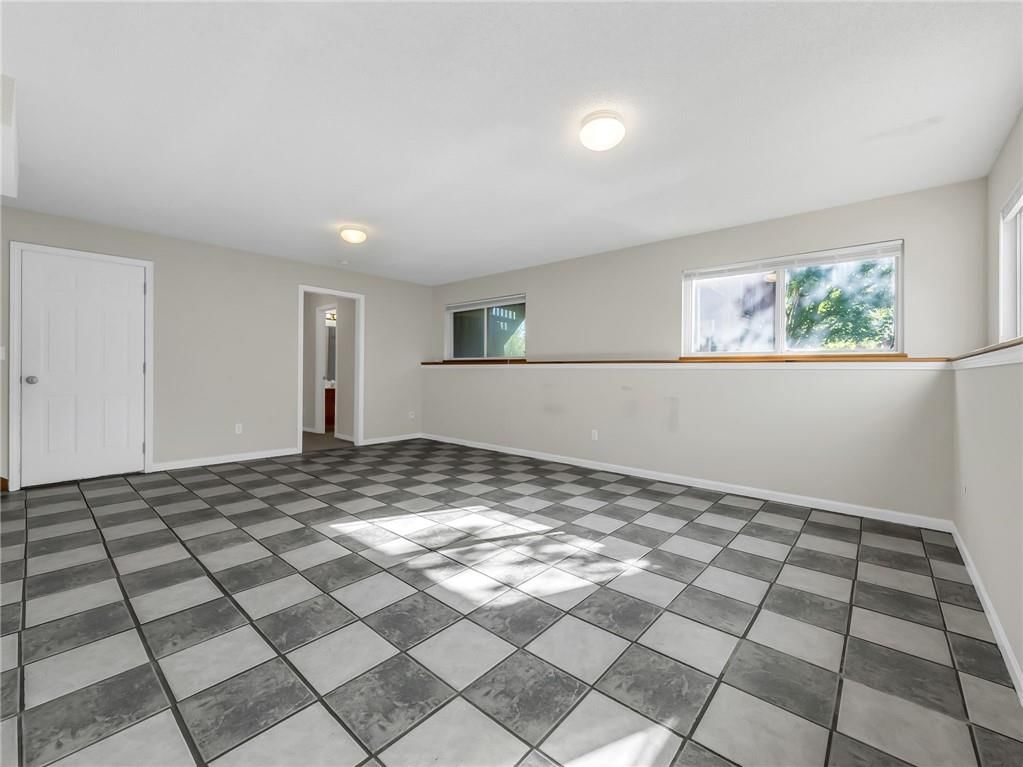 12621 S Clinton Court — photo 32