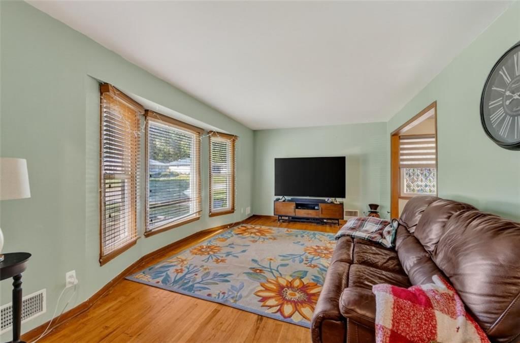 10501 Wallace Avenue — photo 13