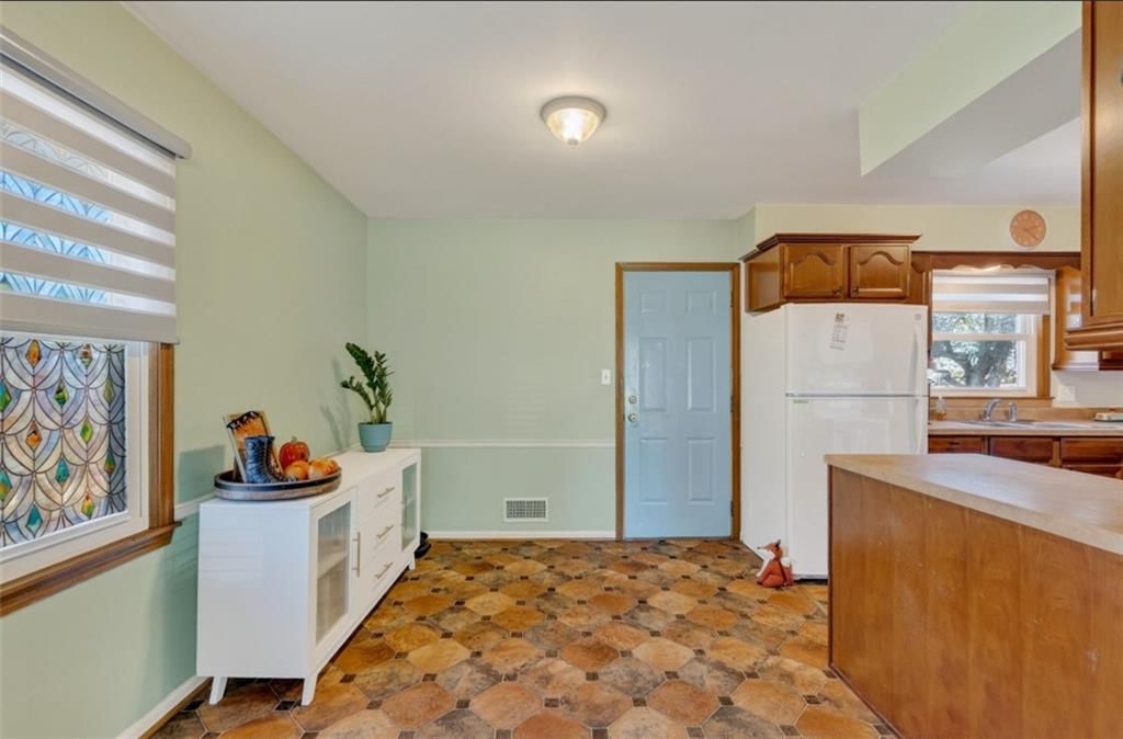 10501 Wallace Avenue — photo 16