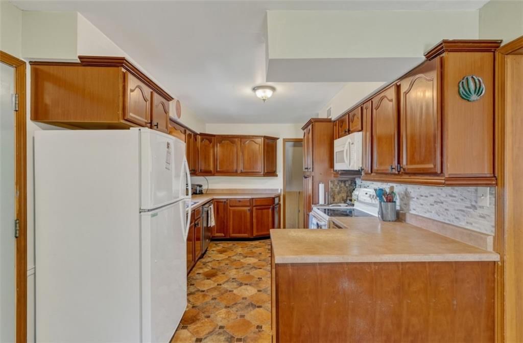 10501 Wallace Avenue — photo 17