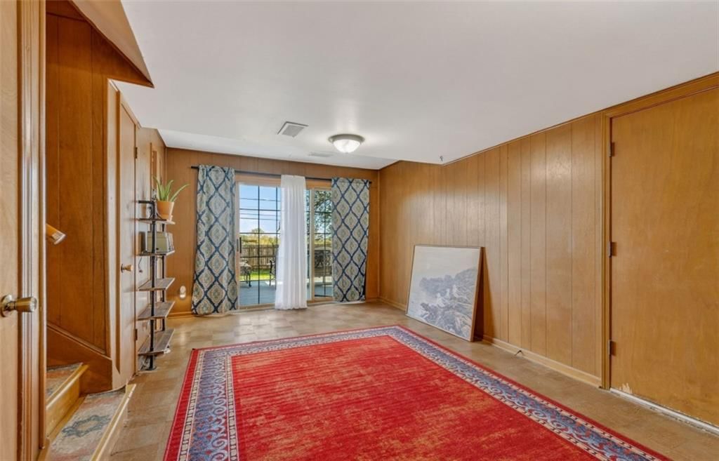 10501 Wallace Avenue — photo 32