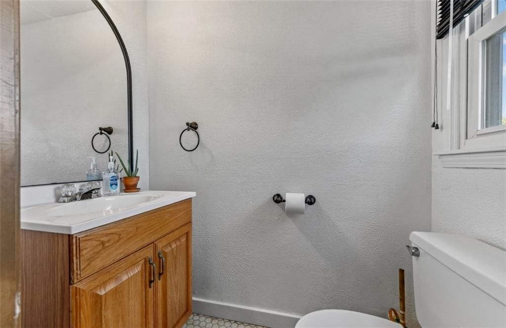 10501 Wallace Avenue — photo 36