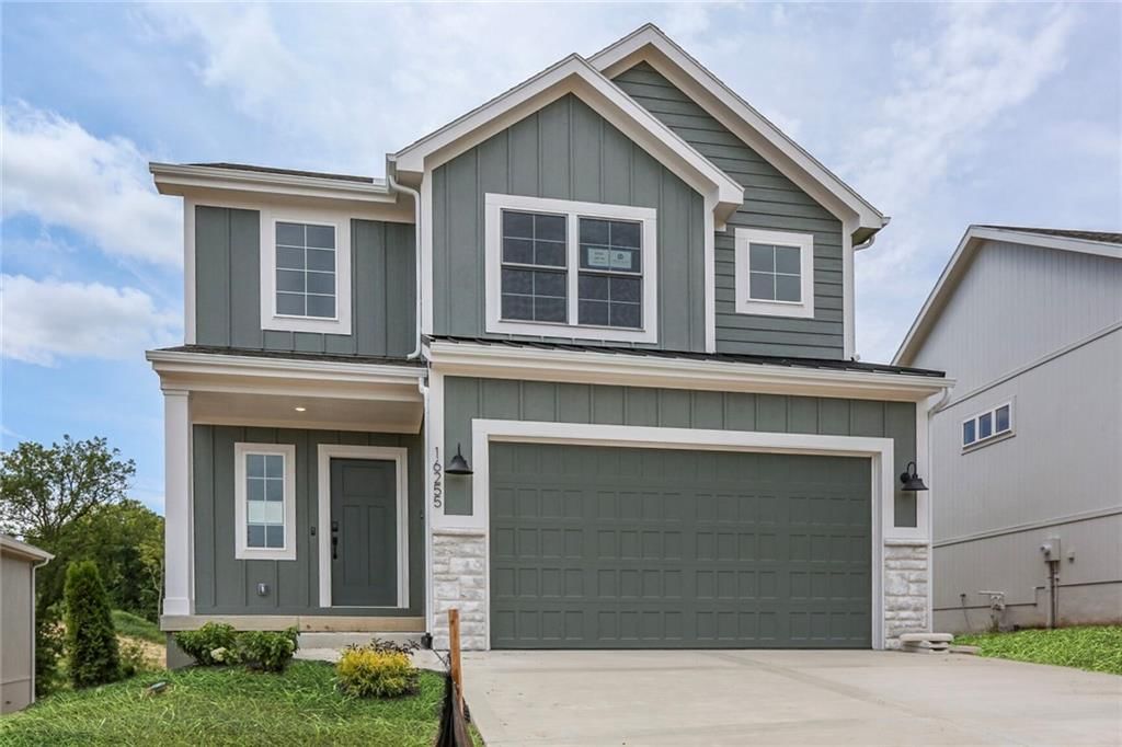 16170 Ryan Circle, Parkville, MO