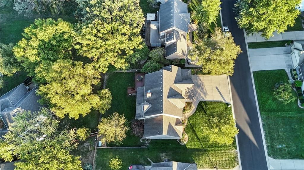 2436 NW Valley View Drive — photo 7