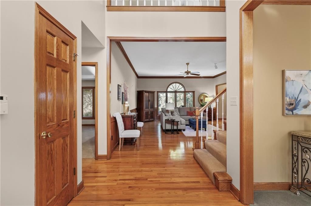 2436 NW Valley View Drive — photo 9