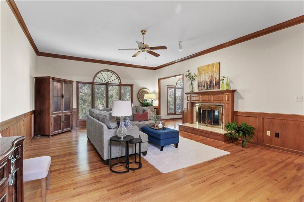 2436 NW Valley View Drive — photo 10