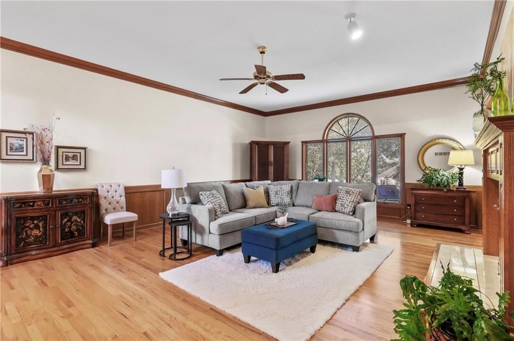 2436 NW Valley View Drive — photo 11