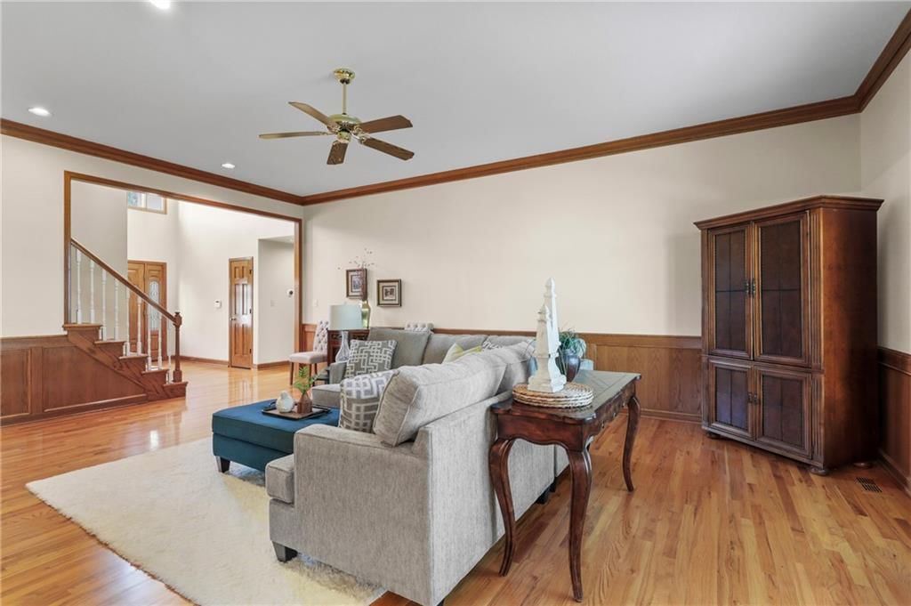 2436 NW Valley View Drive — photo 12