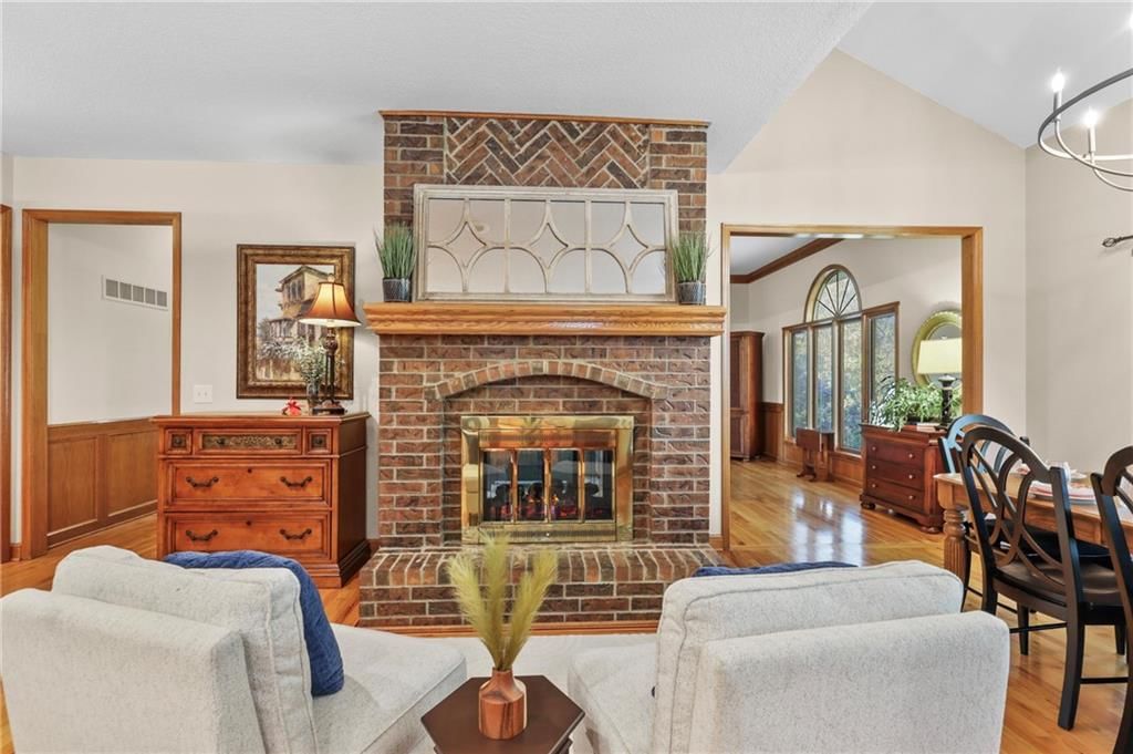 2436 NW Valley View Drive — photo 14