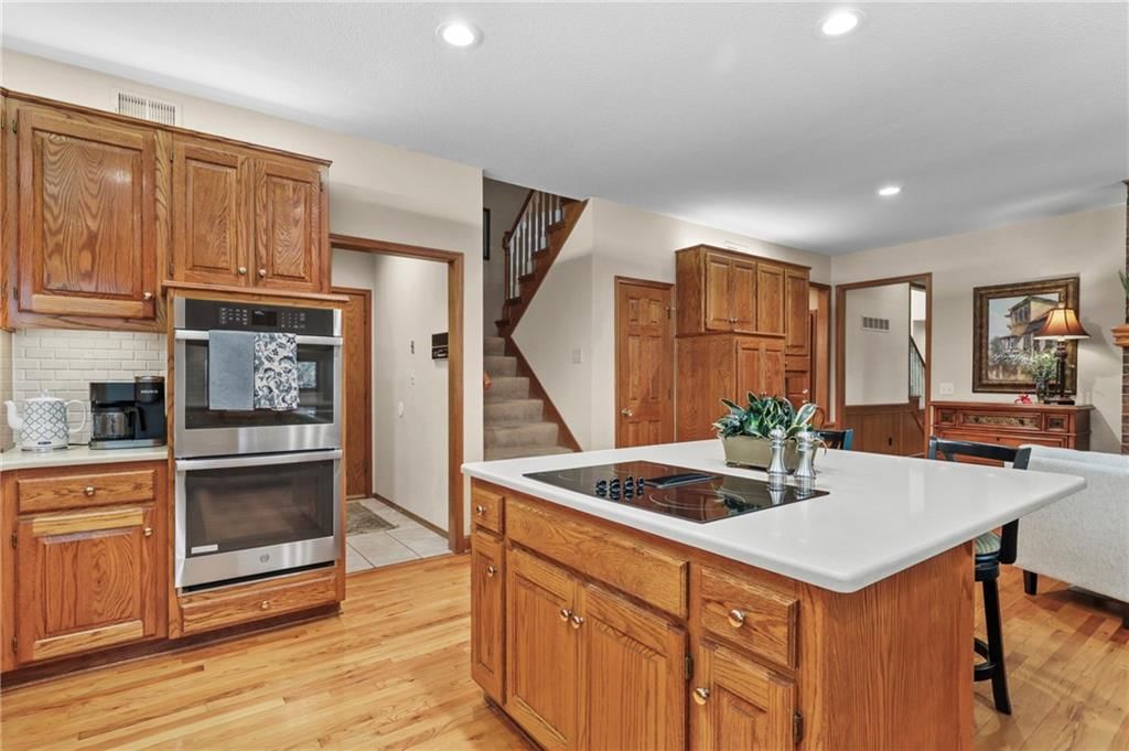 2436 NW Valley View Drive — photo 17