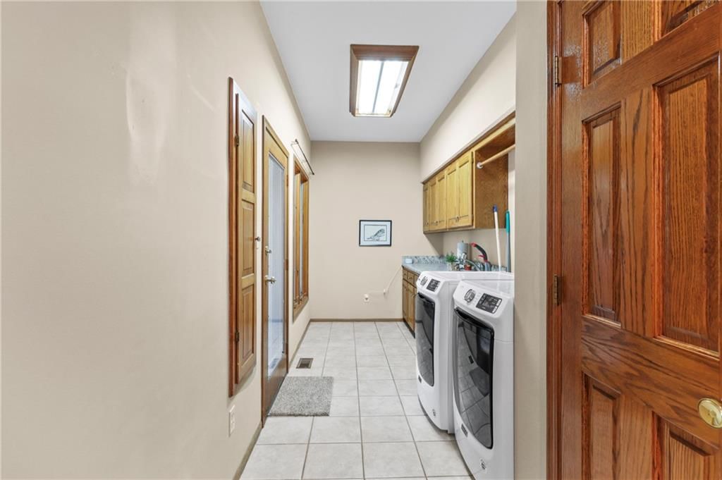 2436 NW Valley View Drive — photo 19