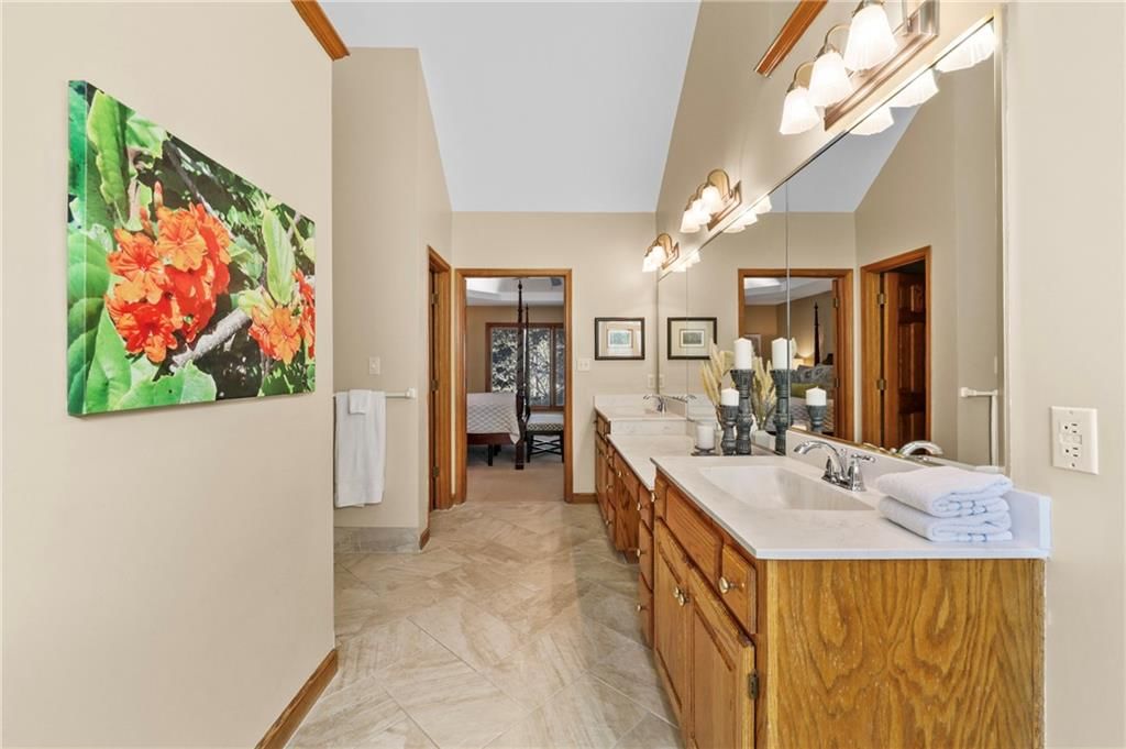 2436 NW Valley View Drive — photo 28