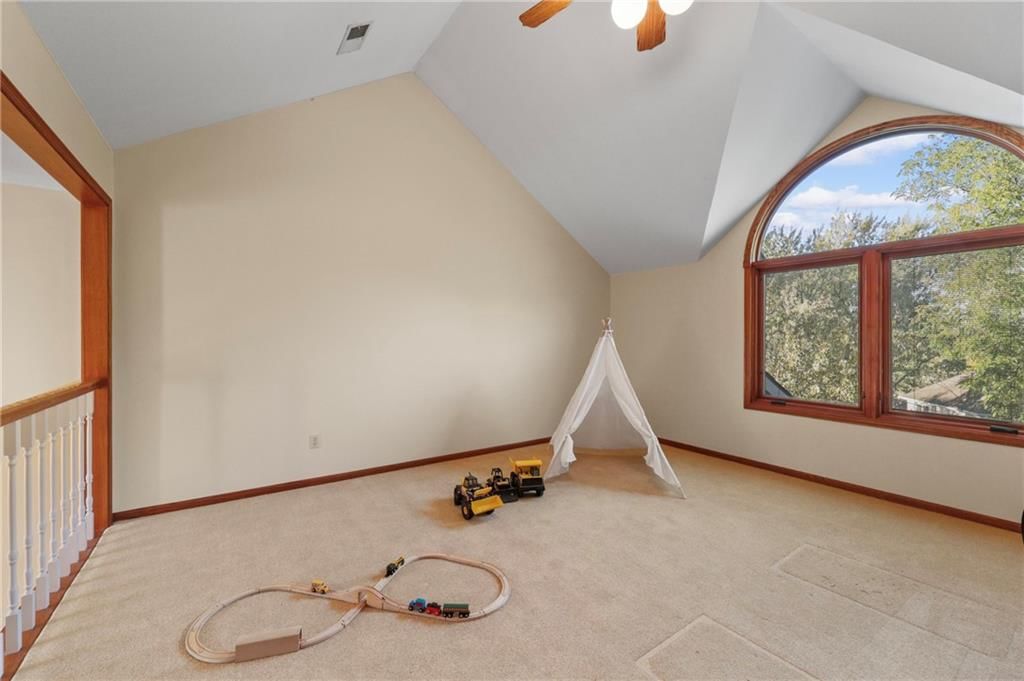 2436 NW Valley View Drive — photo 32