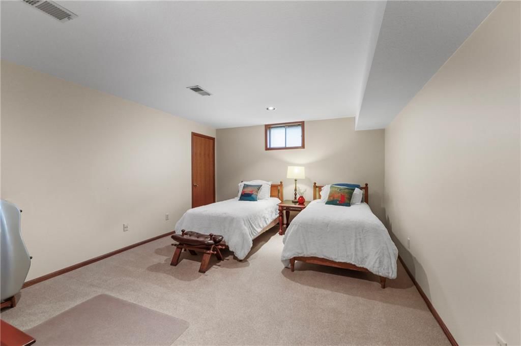2436 NW Valley View Drive — photo 47