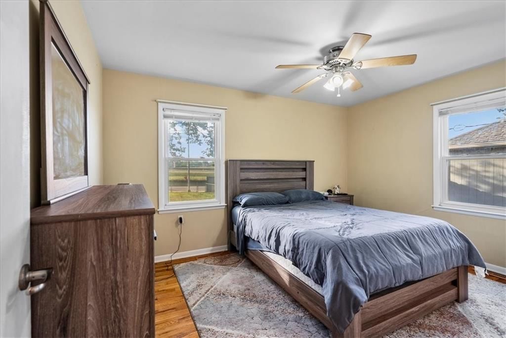 Photo 6 of 27 - 908 S Hunter Drive