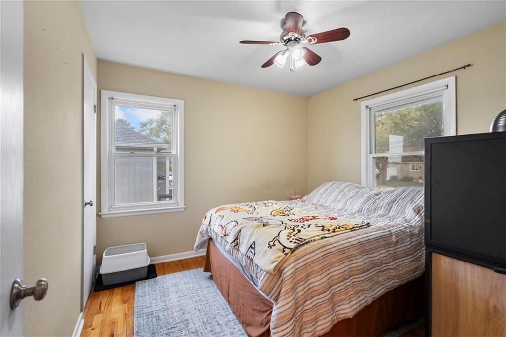 Photo 8 of 27 - 908 S Hunter Drive