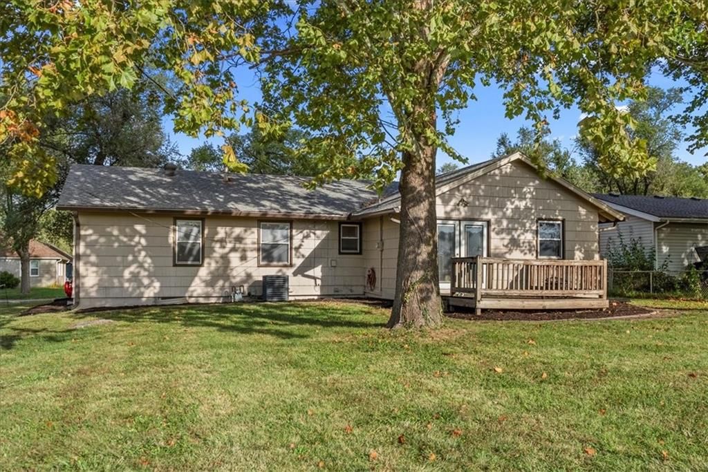 Photo 19 of 27 - 908 S Hunter Drive