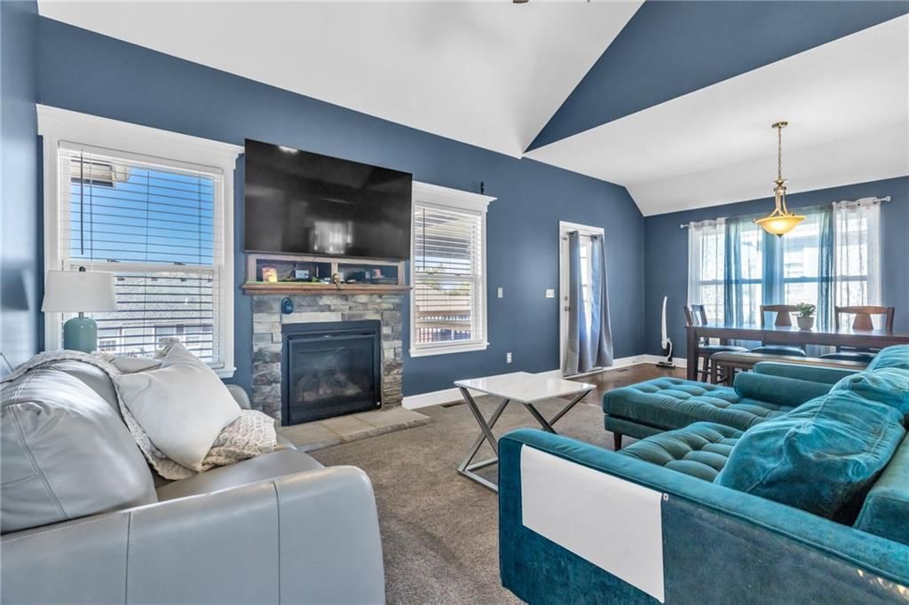 824 N Hickory Drive — photo 3