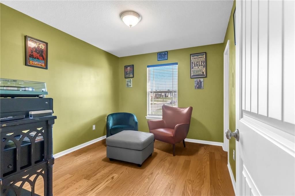 824 N Hickory Drive — photo 14