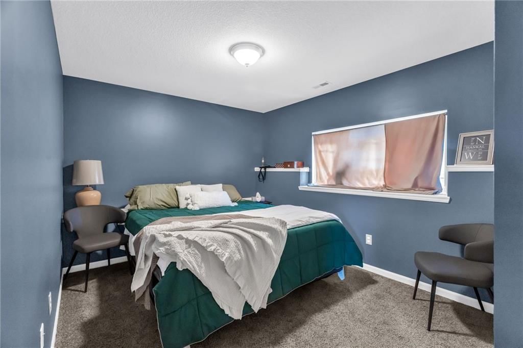 824 N Hickory Drive — photo 15