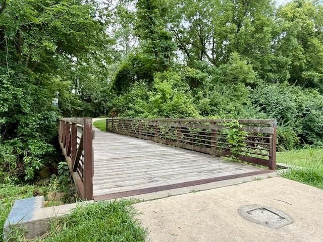 715 Forrest Avenue — photo 39