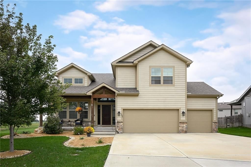 1605 Shadow Drive, Leavenworth, KS