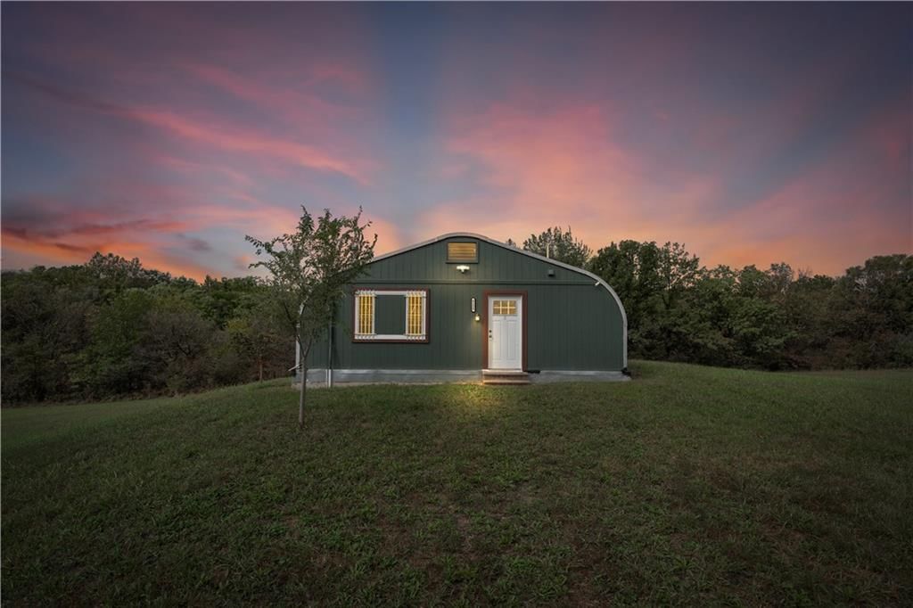 6168 W Cheyenne Drive, Lathrop, MO