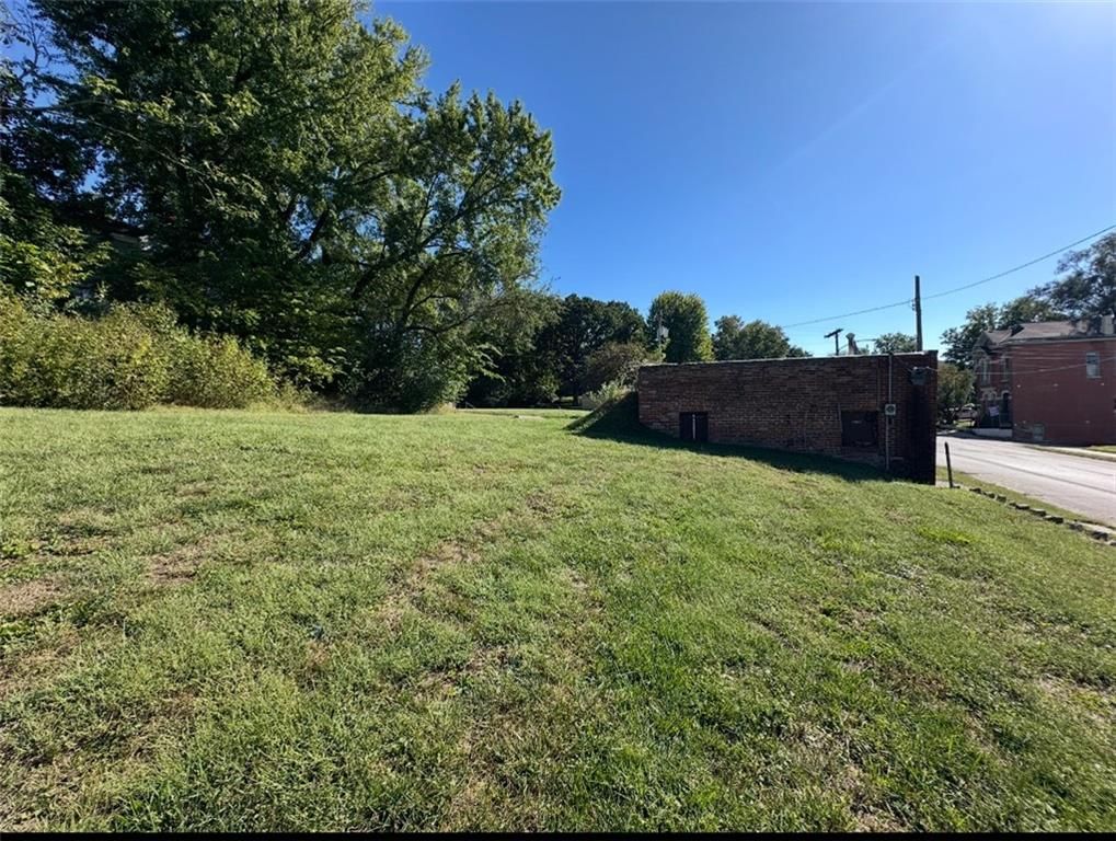 601 Hall Street — photo 16
