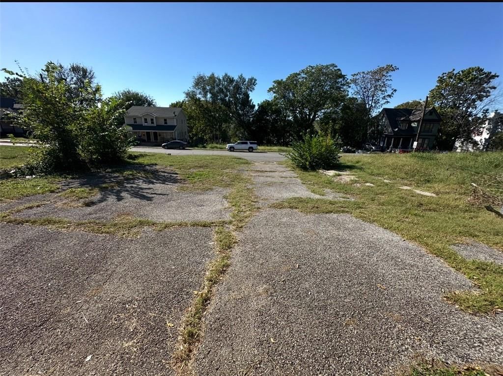 601 Hall Street — photo 19