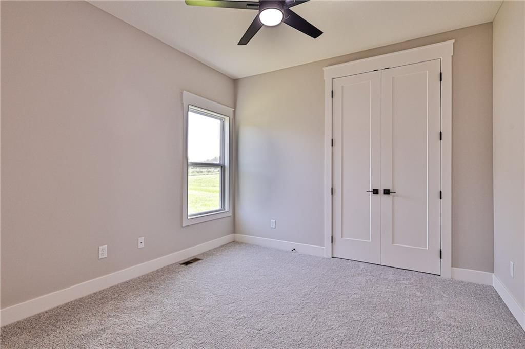 Photo 25 of 33 - 14014 Crawford Creek Circle, Lake Lotawana, MO 64034